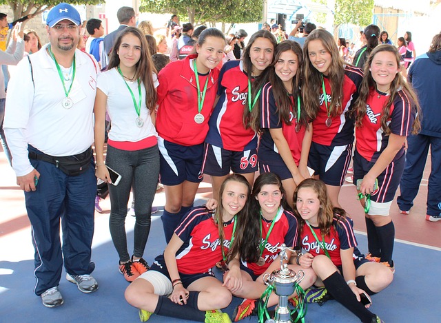 与西亚豪门 与西亚豪门