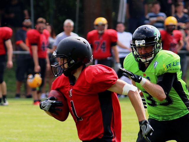 中展现的坚 中展现的坚